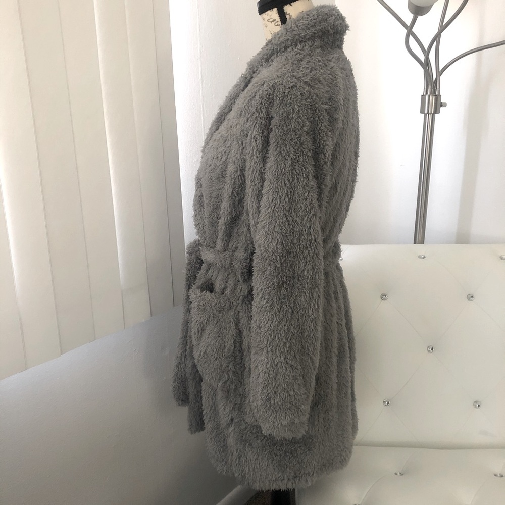 NWT Natori Plush Silver/Gray Short Eyelash Robe XS - Picture 8 of 12